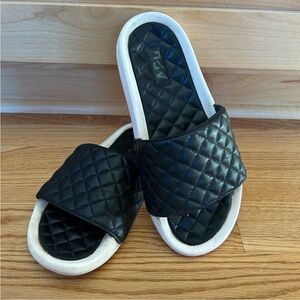 APL Athletic Propulsion Labs Women’s Size 7 Lusso Slides Black/Pristine
